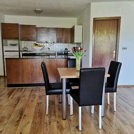 Apartmani Neva Makarska Exteriör bild