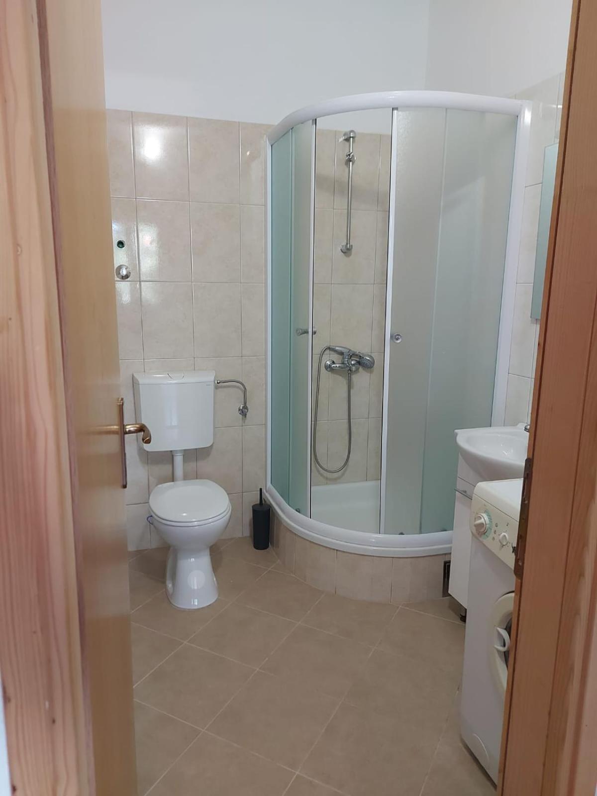 Apartmani Neva Makarska Exteriör bild