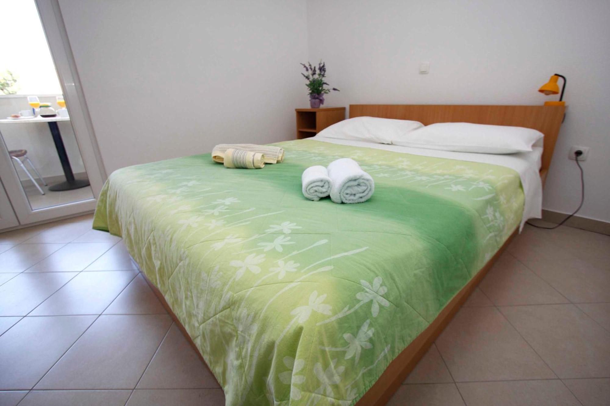 Apartmani Neva Makarska Exteriör bild
