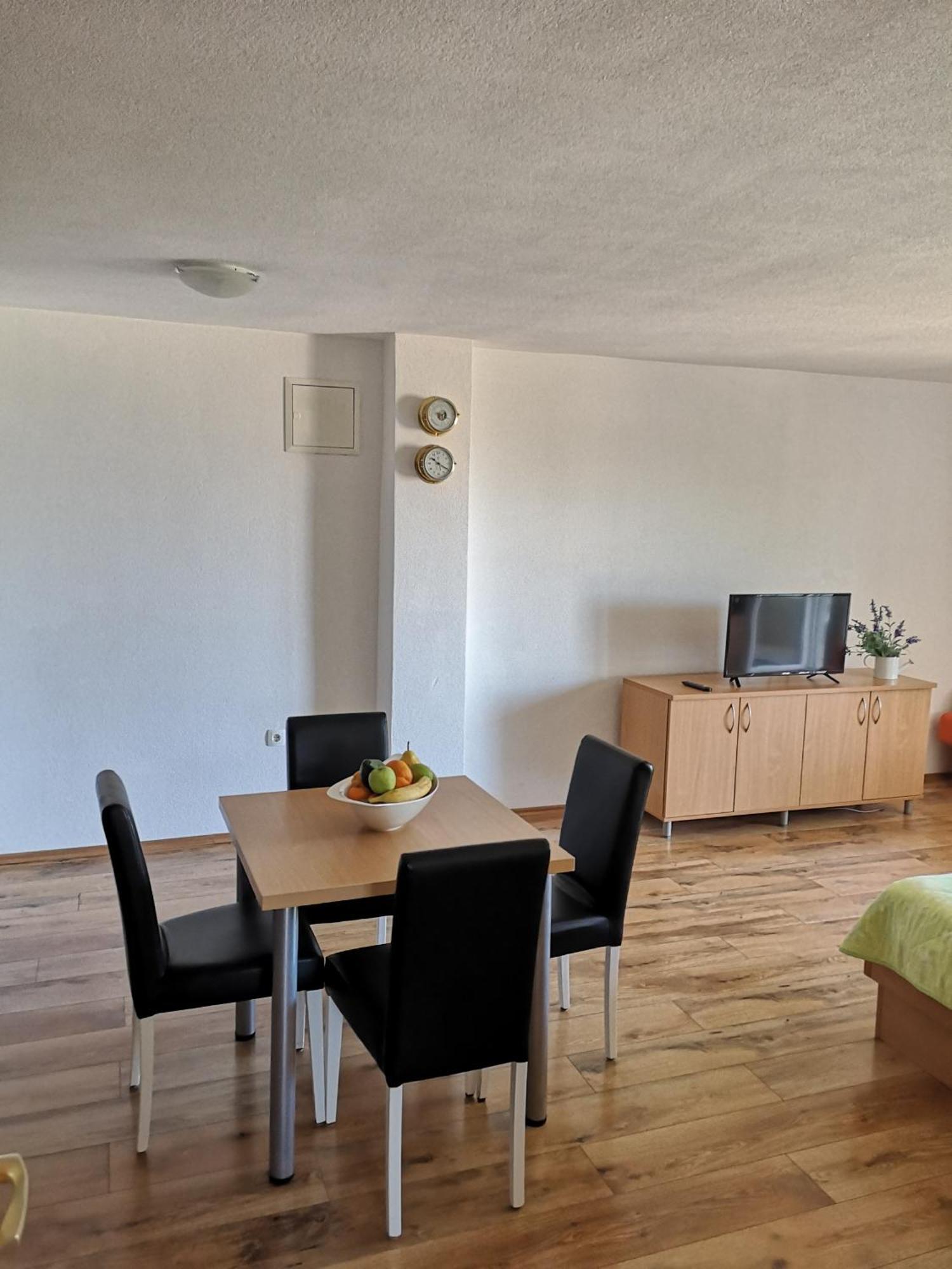 Apartmani Neva Makarska Exteriör bild